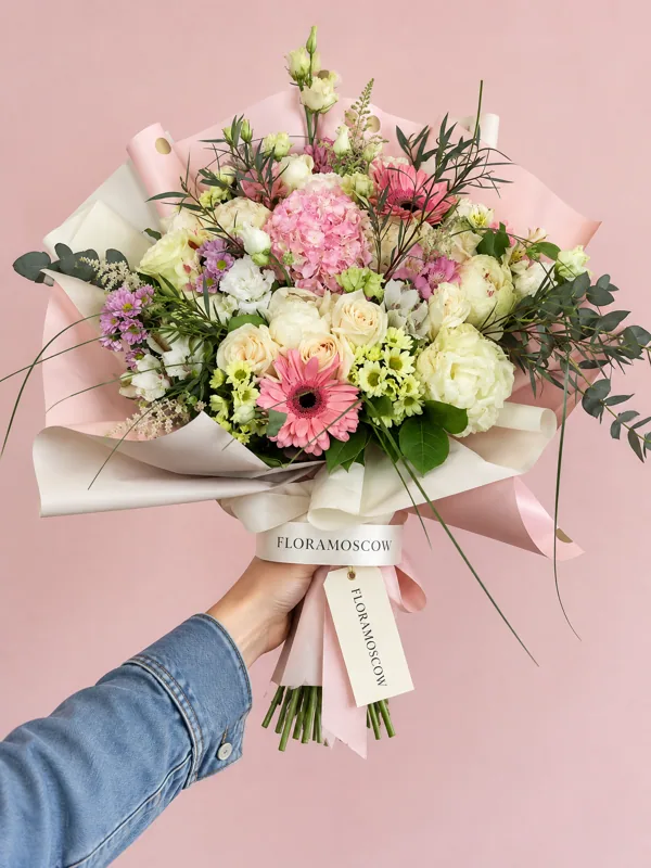 Букет в упаковке с лентой FLORAMOSCOW